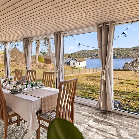 Semesterbostad Isebakke Ved Fjorden - 6 Bedroom House By The Fjord