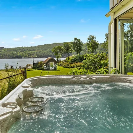 Isebakke Ved Fjorden - 6 Bedroom House By The Fjord ハルデン